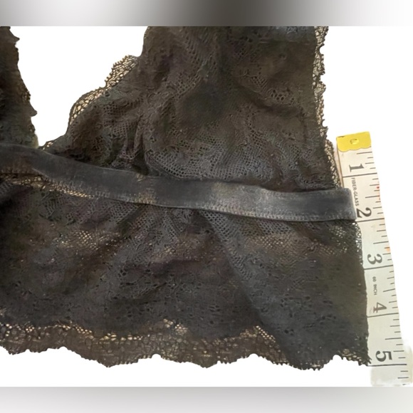 Victoria’s Secret Bra - Picture 5 of 7